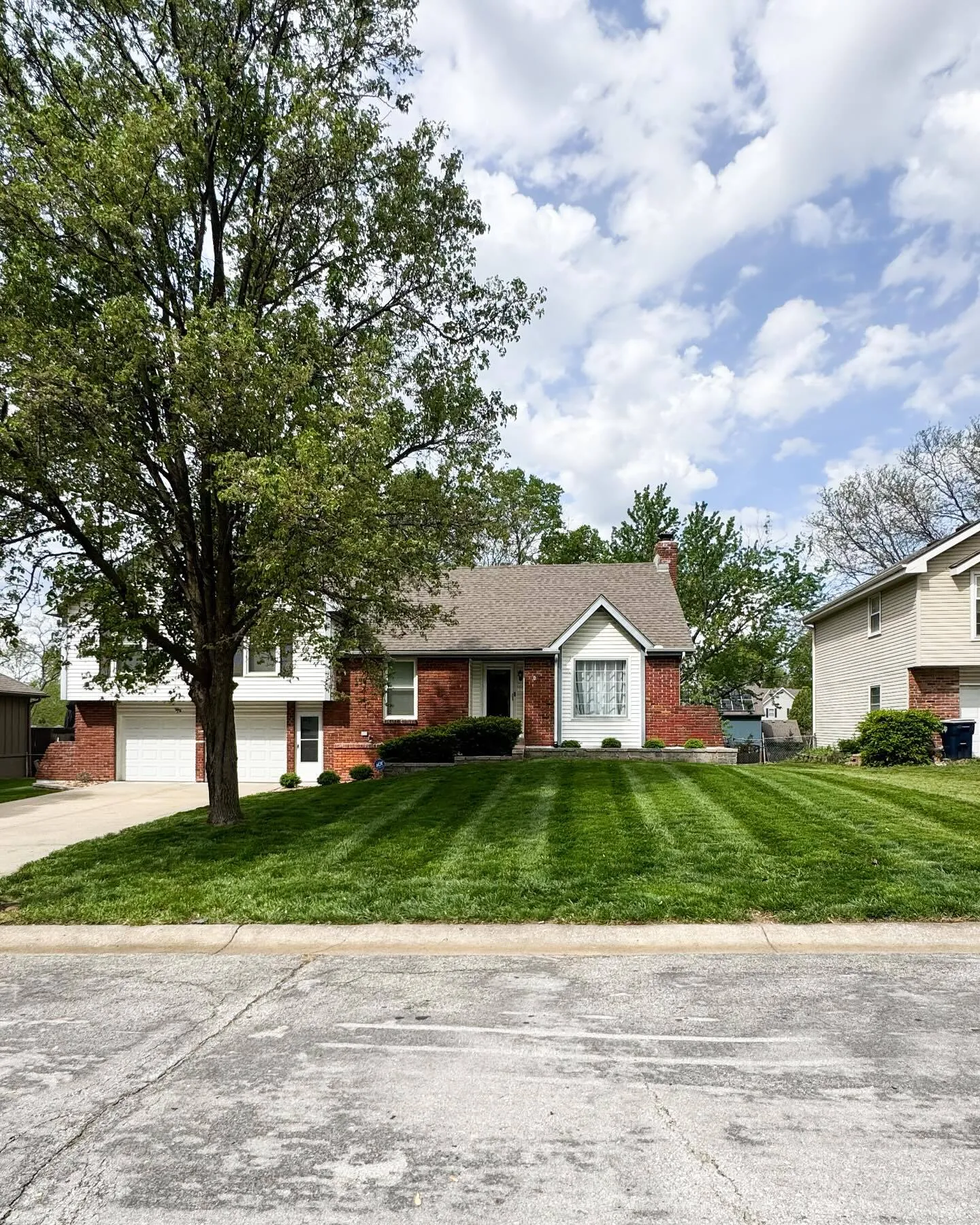 Large lawn with professional striping service by Urban Diamond